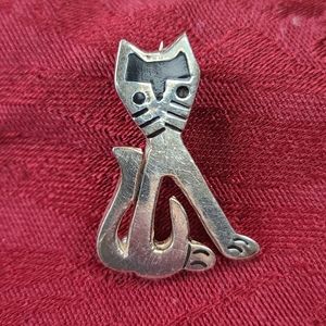 Silver Vintage cat brooch 30s era